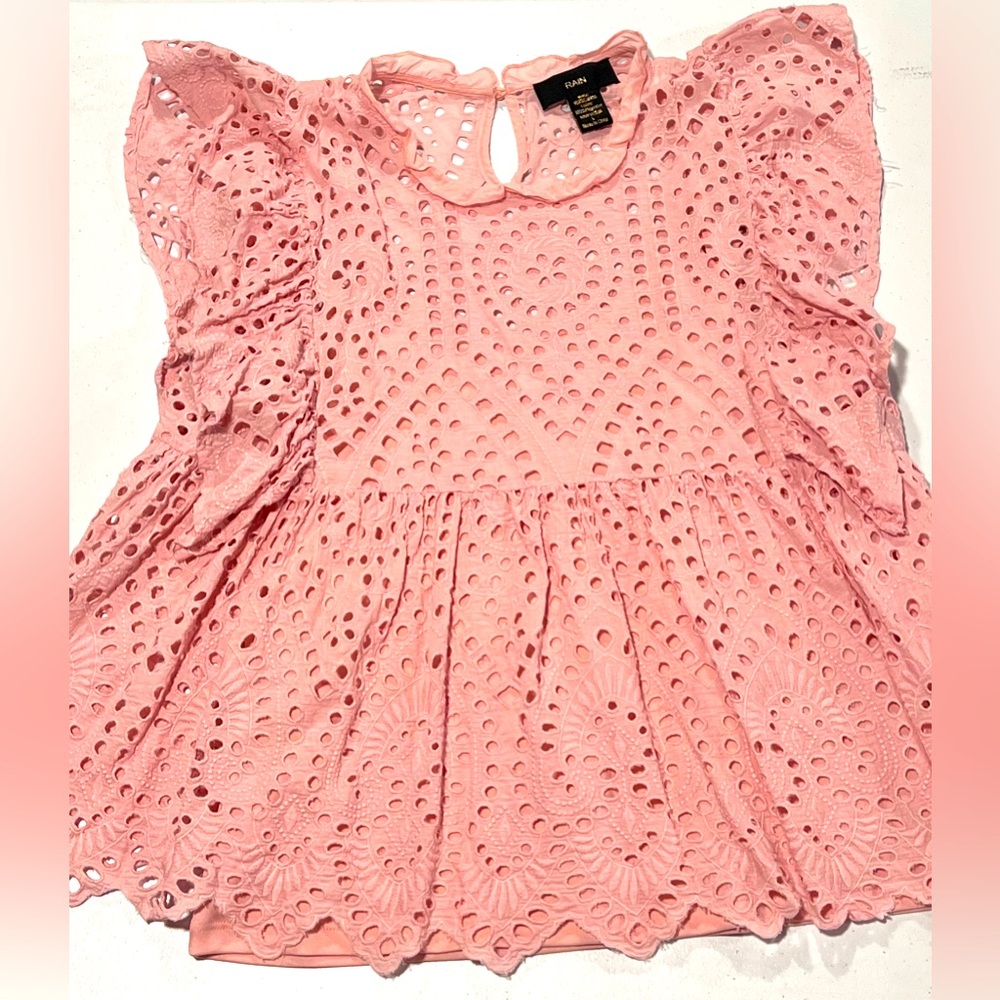 RAIN | Ruffled Pink Eyelet Top